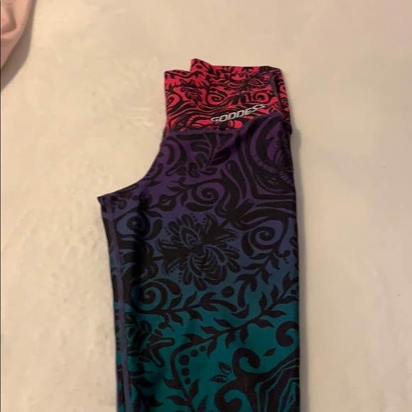 Exercise Leggings from Medellin Colombia. One size - Picture 4 of 4